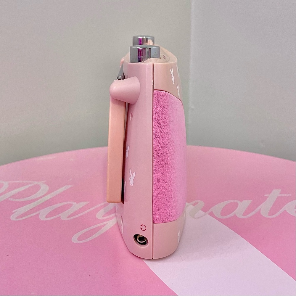 SOLD Playboy Handbag Radio ๐ถ - Picture 3 of 3
